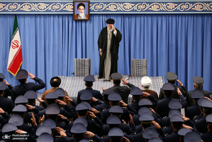 دیدار جمعی از فرماندهان و کارکنان نیروی هوایی ارتش با فرمانده معظم کل قوا