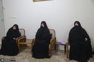 حضور آیت الله سید حسن خمینی در منزل پدر شهید موسوی