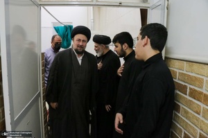 حضور آیت الله سید حسن خمینی در مراسم وداع با آیت الله العظمی شبری زنجانی (ره)