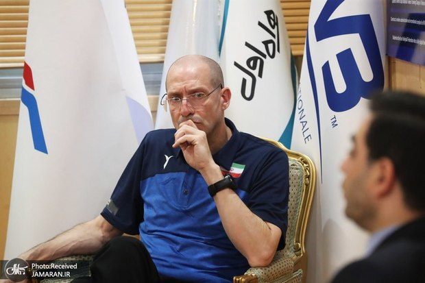 ویدیو| سرمربی ایتالیایی تیم ملی والیبال در حرم امام رضا (ع)