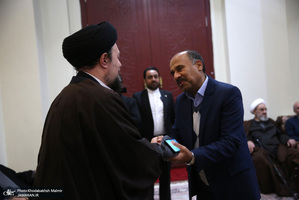 حاشیهتجدید میثاق رئیس و جمعی از نمایندگان مجلس شورای اسلامی با آرمان‌های امام خمینی(س)