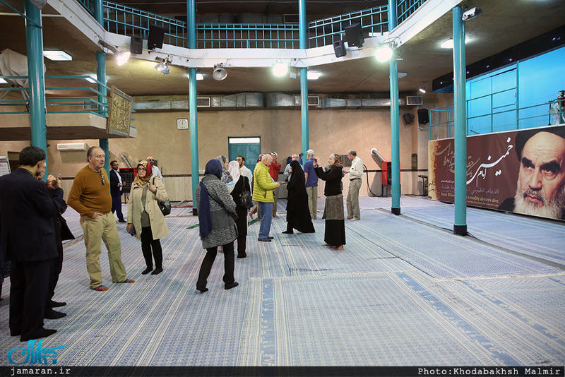 بازدید جمعی از گردشگران آمریکایی از بیت امام خمینی در جماران 