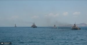 مراسم رژه دریایی ارتش بر کرانه خلیج فارس و در تنگه هرمز