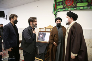 حضور سید حسن خمینی در منزل مرحوم آیت الله ری شهری (ره)