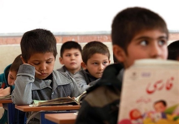 خبر خوب برای کودکان مهاجر افغانستانی در ایران: بخش‌نامه پذیرش کودکان مهاجر در مدارس اصلاح شد