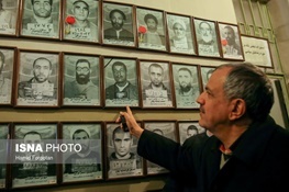 رهبر انقلاب و آیت‌الله هاشمی در دوران زندان+ عکس