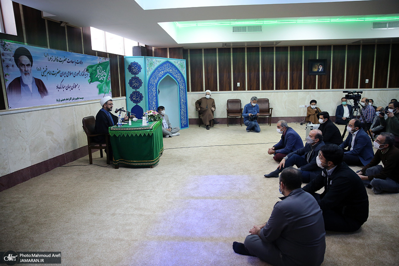 مراسم سالروز میلاد حضرت زهرا(س) و امام خمینی(ره) در موسسه تنظیم و نشر آثار امام(ره)