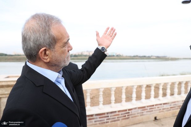 پزشکیان بدون اسکورت از کوت عبدالله بازدید کرد