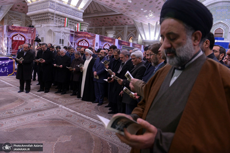 تجدید میثاق رییس و جمعی از مدیران ارشد صدا و سیما با آرمان های امام خمینی(س)