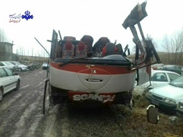 ۴ کشته و ۲۴ مجروح  تخطی از سرعت مطمئنه و لغزندگی جاده، علت حادثه