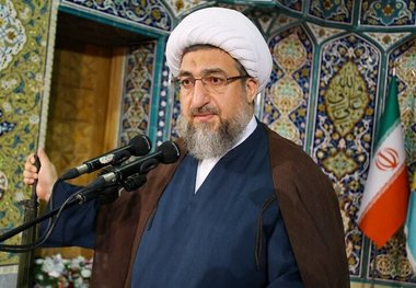 امام جمعه تبریز: راهی جز وفاداری به سنت‌های تمدنی ایران عزیز و خواسته‌های دین بزرگ اسلام نداریم