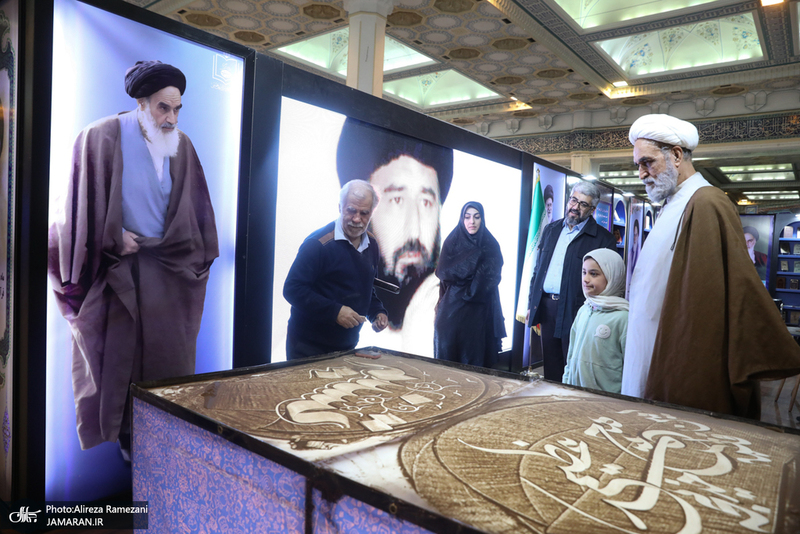 غرفه موسسه تنظیم و نشر آثار امام خمینی (س) در سی و دومین نمایشگاه بین المللی قرآن کریم-2