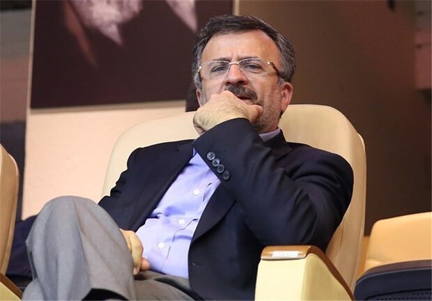 داورزنی: طاهری باید با وزیر ورزش صحبت کند
