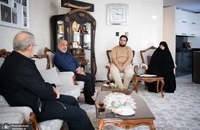 دیدار علی لاریجانی با خانواده‌ی شهیدان سرلشکر حاجی‌زاده و سرلشکر محمود باقری (6)