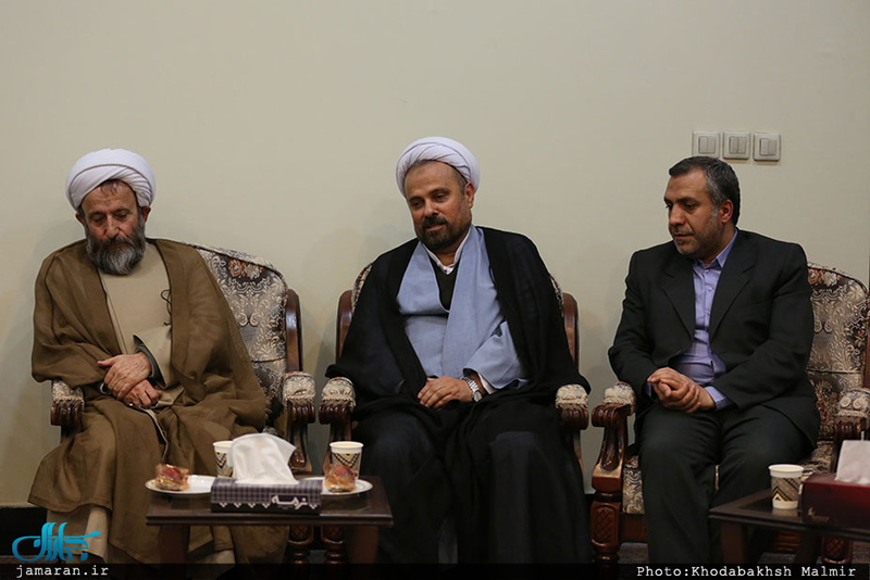دیدار جمعی از مدیران آموزش و پرورش قائم شهر با سید حسن خمینی 