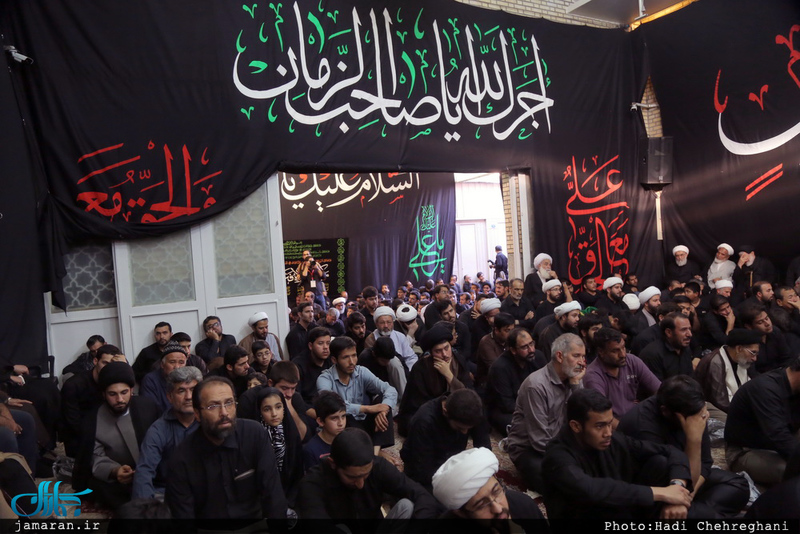 پیاده روی آیت الله العظمی وحید خراسانی به سمت حرم حضرت معصومه(س)