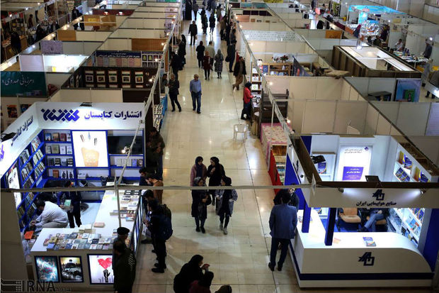 دانشجویان رشته‌های علوم پزشکی تهران نیم بها کتاب می‌خرند