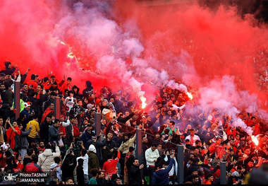 قوه قضاییه: ۲ تماشاگر زن مسابقه پرسپولیس-تراکتور بازداشت شدند