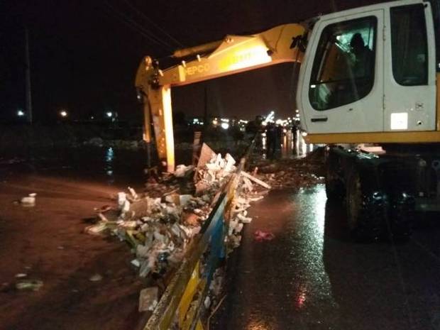 بارش باران موجب آبگرفتگی معابر در  اندیمشک شد