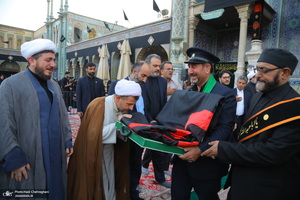 مراسم تعویض پرچم حرم حضرت معصومه (س) در شب اول ماه محرم‎‎