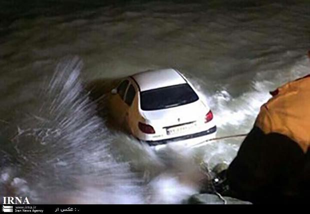 سقوط خودرو به رودخانه در بروجرد جان 2 نفر را گرفت