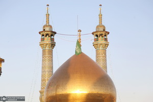 آیین تعویض پرچم گنبد حرم حضرت معصومه(س) و آغاز دهه کرامت