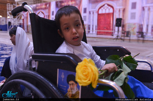 حضور مددجویان موسسه بچه های آسمان در حرم مطهر امام خمینی(س)