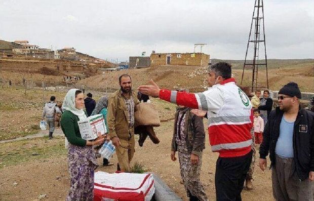 اقلام امدادی به روستاییان سیل‌زده در بویین زهرا تحویل گردید