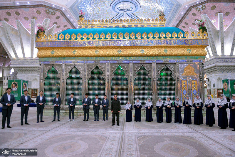 اجرای گروه سرود کودکان و نوجوانان بسیج سیدالشهدا (ع) اسلامشهر در حرم مطهر امام خمینی (س)