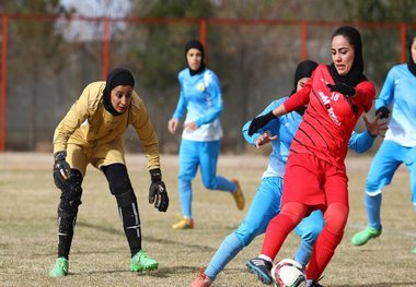 تیم فوتبال پالایش گاز ایلام میزبان تهرانی خود را شکست داد