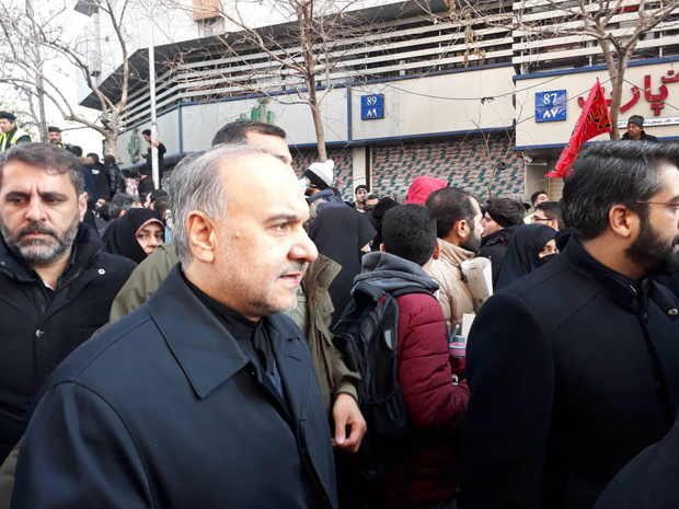 سلطانی‌فر: آمریکایی‌ها ذلیلانه از خاورمیانه خارج خواهند شد
