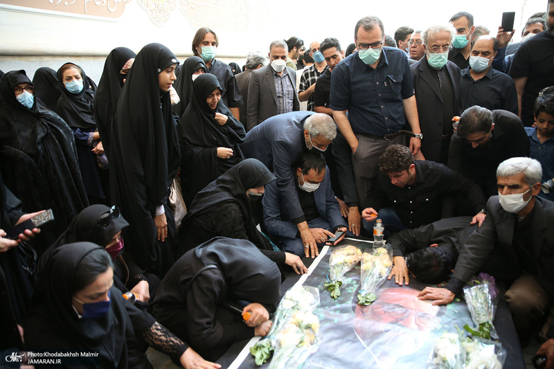 خاکسپاری پیکر حجت الاسلام و المسلمین سید محمود دعایی در حرم امام خمینی (س)