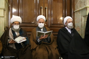 حضور مراجع و علما در مسجد امام حسن عسکری(ع) در پی ارتحال آیت الله العظمی صافی(ره)