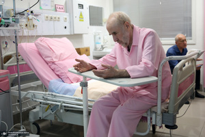 عیادت اقای خاتمی 1