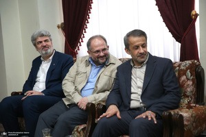 دیدار رئیس دانشگاه آزاد اسلامی و جمعی از معاونین با سید حسن خمینی