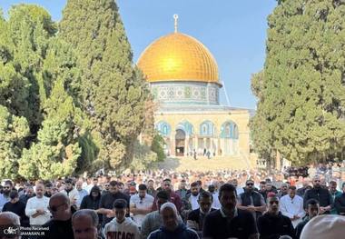 حضور هزاران فلسطینی در نماز جمعه مسجدالاقصی + عکس ها