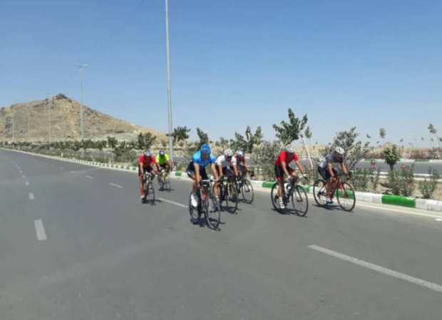 مسابقات دوچرخه سواری جاده در مشهد برگزار شد