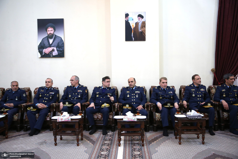 دیدار فرمانده نیری هوایی ارتش( امیر بهمن بهمرد )و جمعی از فرماندهان با سید حسن خمینی