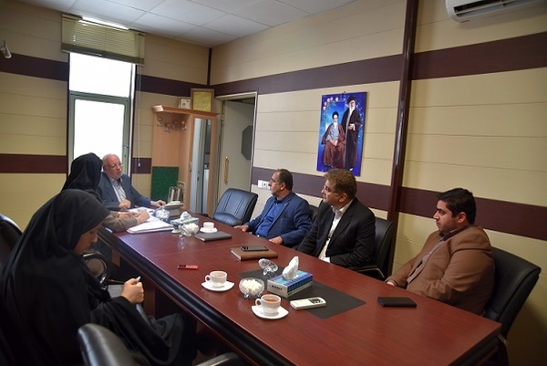 معاونان فرماندار کرج از بیمارستان امام خمینی(ره) بازدید کردند