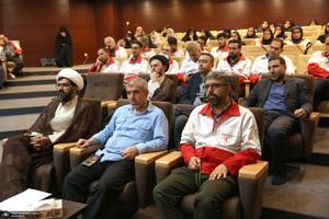 دیدار رییس و امدادگران جمعیت هلال احمر با سید حسن خمینی