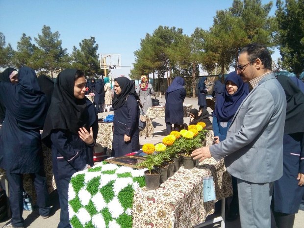 بازارچه دانش آموزی جشنواره خوارزمی در یزد گشایش یافت