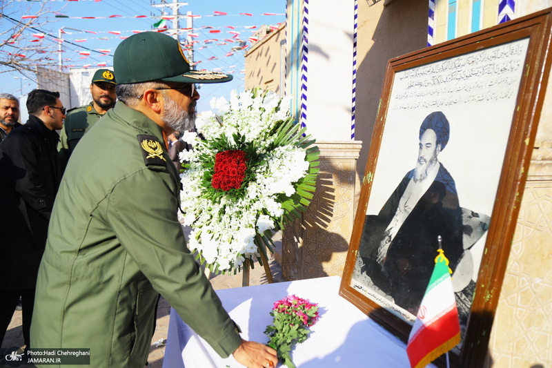 مراسم آغاز دهه فجر در بیت حضرت امام خمینی (س) در قم