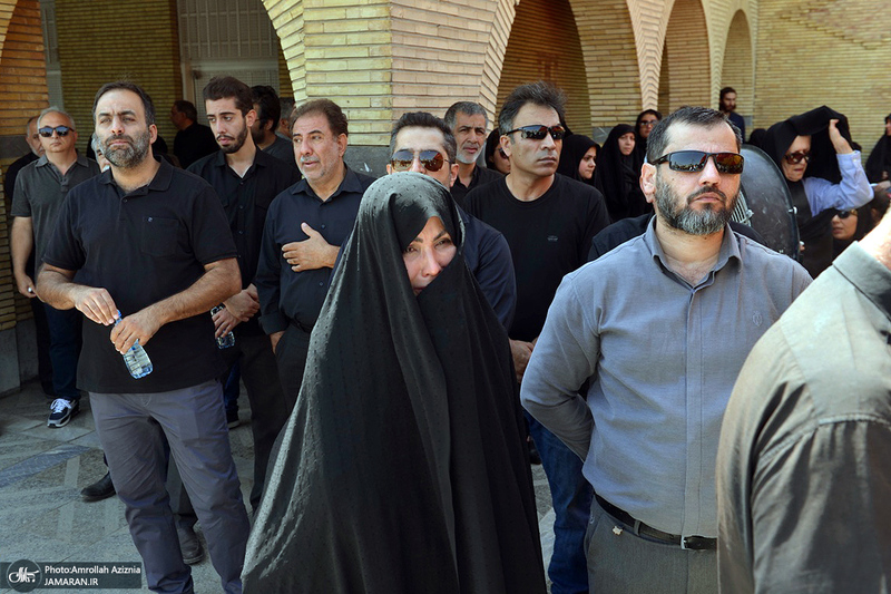 مراسم خاکسپاری سیدعلی صنیع خانی در بهشت زهرا (س) تهران