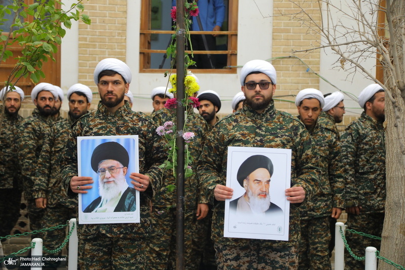 مراسم آغاز دهه فجر در بیت حضرت امام خمینی (س) در قم