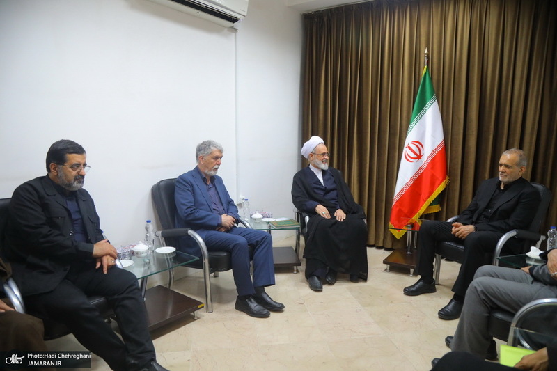 سفر رئیس جمهوری به قم و دیدار با مراجع و علما -2