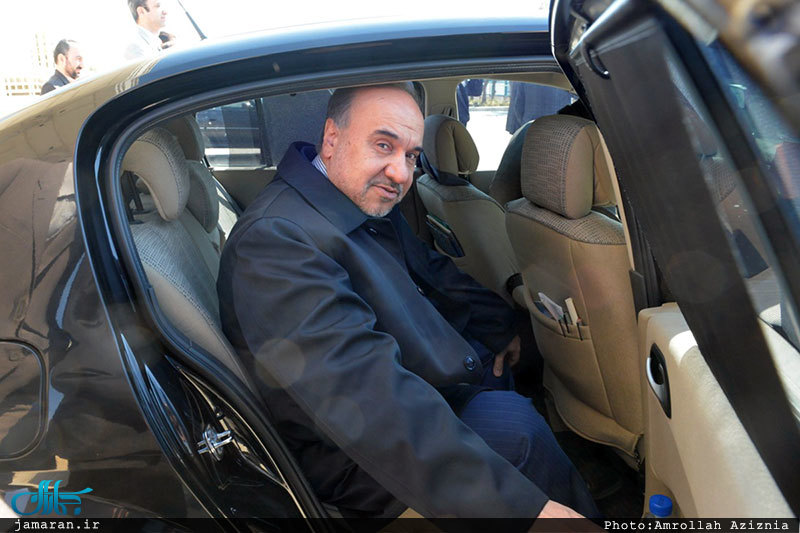 تجدید میثاق وزیر ورزش و جوانان و جمعی از ورزشکاران با آرمان های حضرت امام(س) 