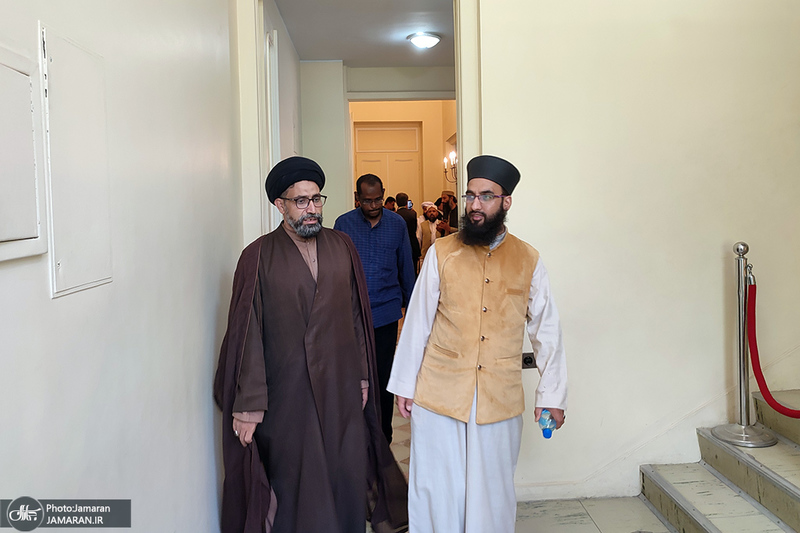 بازدید میهمانان خارجی بزرگداشت امام از کاخ سعد آباد