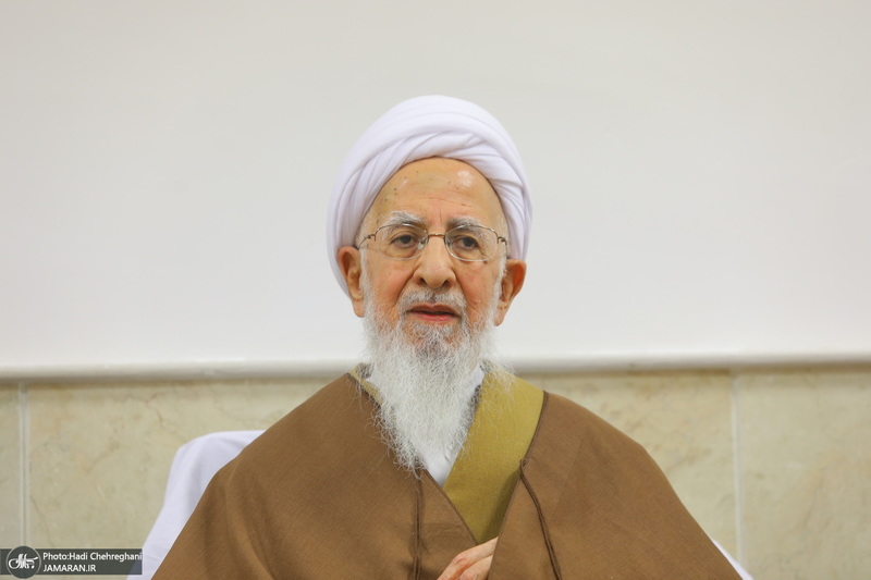 مراسم عمامه گذاری طلاب روز ولادت پیامبر اکرم (ص) و امام جعفر صادق (ع) در بیوت مراجع