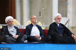 حضور شخصیت‌های سیاسی و مسئولان کشوری و لشکری در مراسم سالگرد ارتحال حضرت امام خمینی (س) -3