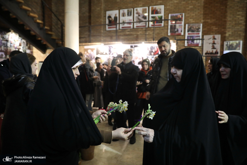 مراسم اكران فيلم مستند داستاني " آتش و گلستان"